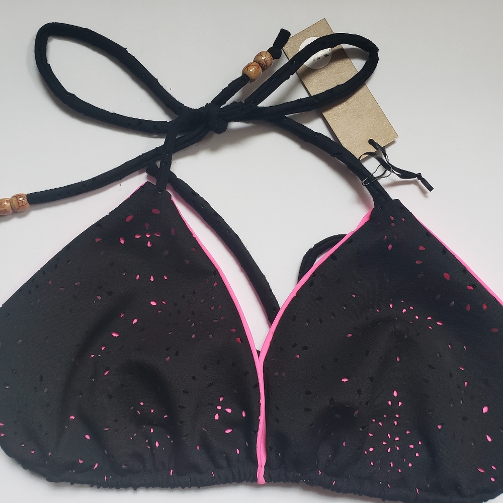 NWT WICKEDTEAL 13 black bikini top w/pink lining